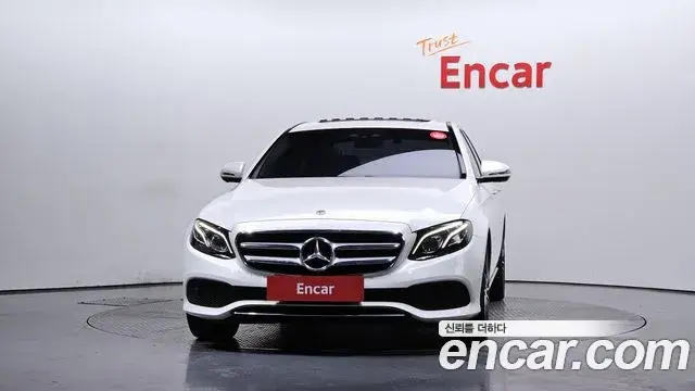 Mercedes-Benz E-Class 2018 — Photo 4/20