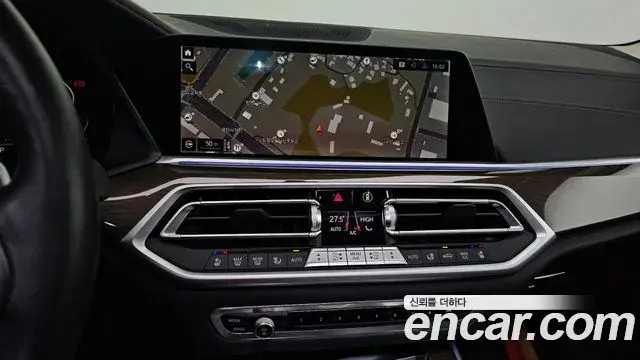 BMW X5 2022 — ფოტო 18/20