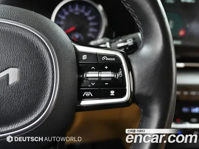 Kia Carnival 2022 — Photo 18/20