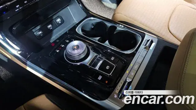 Kia Carnival 2022 — Şəkil 8/20