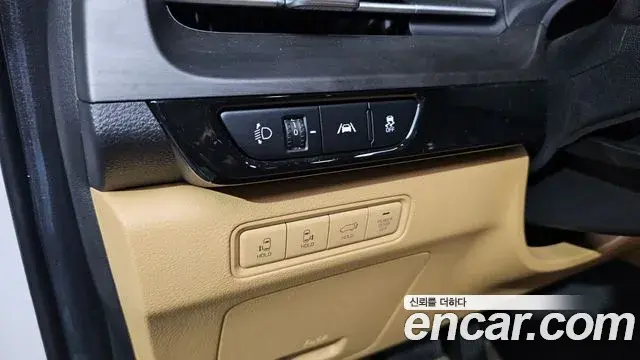 Kia Carnival 2022 — Şəkil 16/20