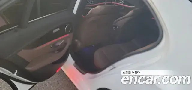 Mercedes-Benz E-Class 2023 — ფოტო 7/20