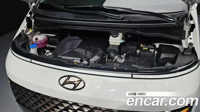 Hyundai Staria 2022 — Фото 6/20