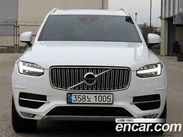 Volvo XC90 2019 — Photo 1/20