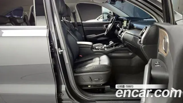 Kia Sorento 2023 — Photo 11/20