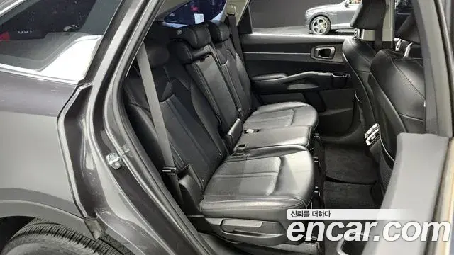 Kia Sorento 2023 — Photo 12/20