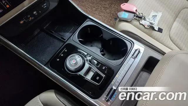Kia Carnival 2023 — ფოტო 11/20