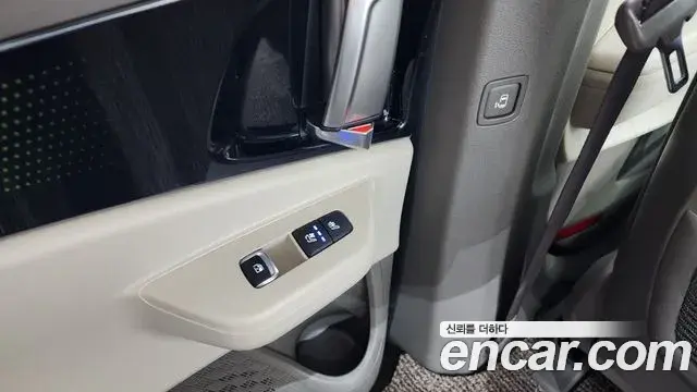 Kia Carnival 2023 — ფოტო 12/20
