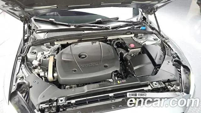 Volvo S60 2020 — Şəkil 1/20