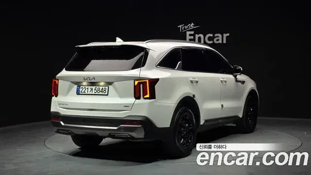 Kia Sorento 2023 — Photo 9/20