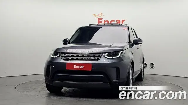 Land Rover Discovery 5 2018 — Photo 2/20