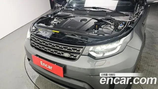 Land Rover Discovery 5 2018 — Photo 13/20