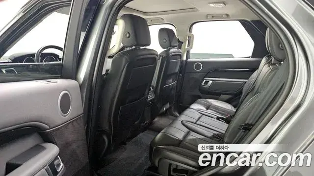 Land Rover Discovery 5 2018 — Photo 4/20