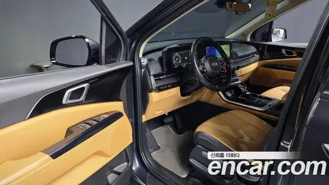 Kia Carnival 2021 — ფოტო 7/20