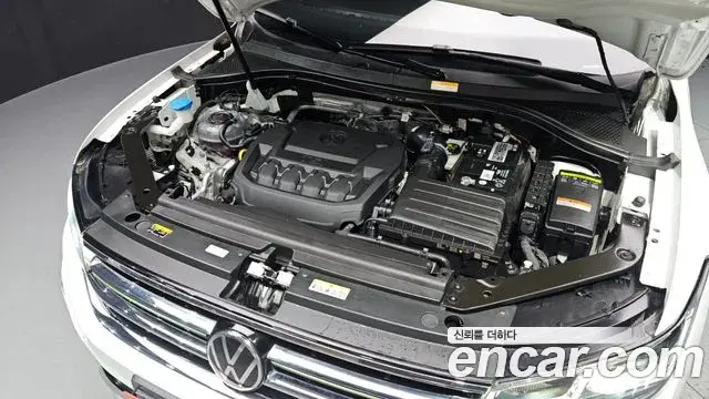 Volkswagen Tiguan Allspace 2023 — Фото 6/20