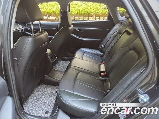 Hyundai Sonata Hybrid 2019 — Photo 15/20