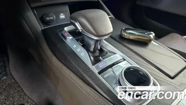 Kia The K9 2018 — Photo 9/20