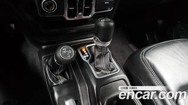 Jeep Wrangler 2019 — Фото 9/20