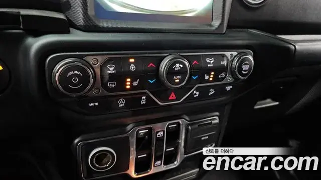 Jeep Wrangler 2019 — Фото 17/20