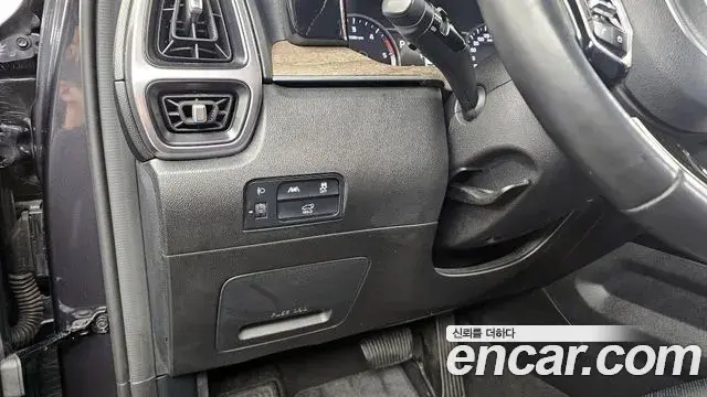 Kia Sorento 2022 — Şəkil 17/20
