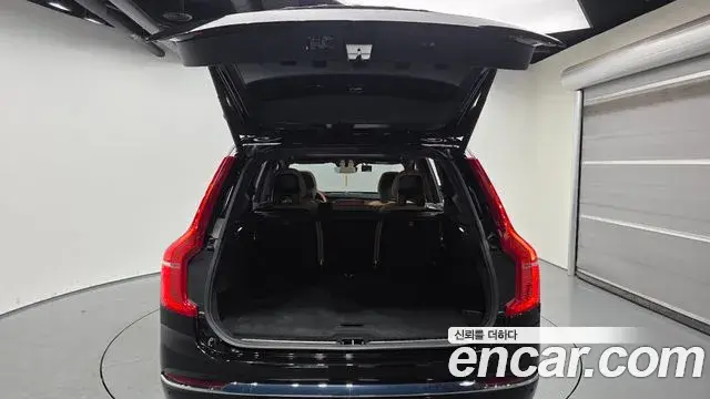 Volvo XC90 2024 — Photo 16/20