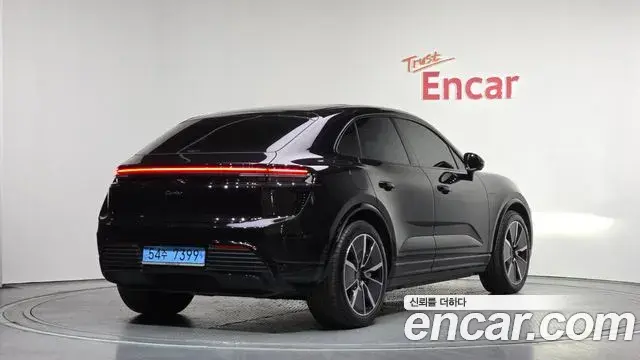 Porsche Macan EV 2025 — Şəkil 4/20
