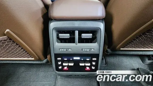 Porsche Macan EV 2025 — Şəkil 7/20