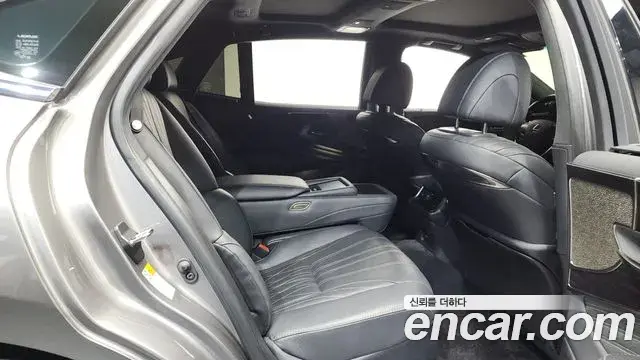 Lexus LS500 2022 — Photo 7/20