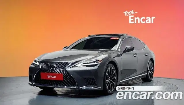 Lexus LS500 2022 — Photo 8/20