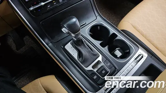 Kia Carnival 2021 — Photo 4/20