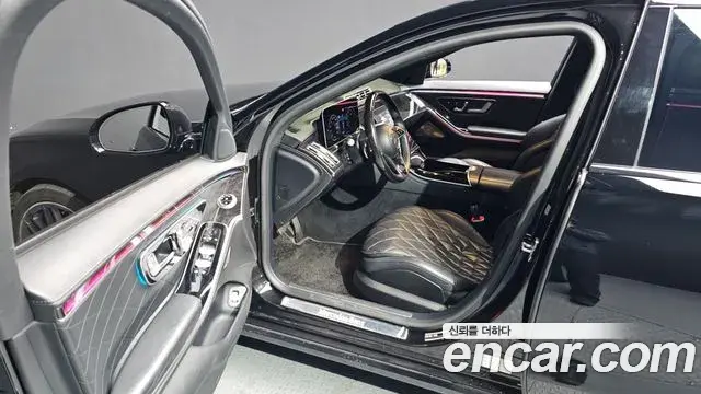 Mercedes-Benz S-Class 2021 — Photo 9/20
