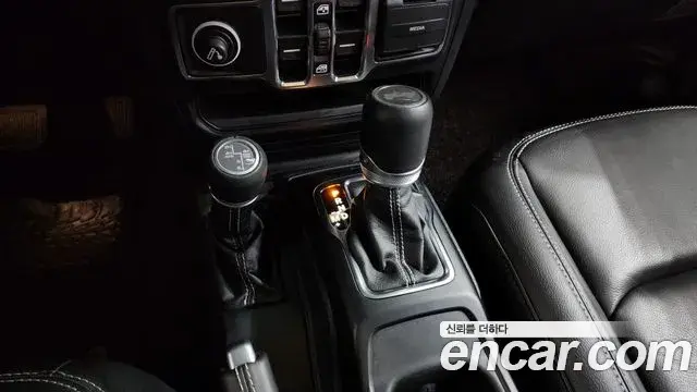 Jeep Wrangler 2020 — Photo 15/20
