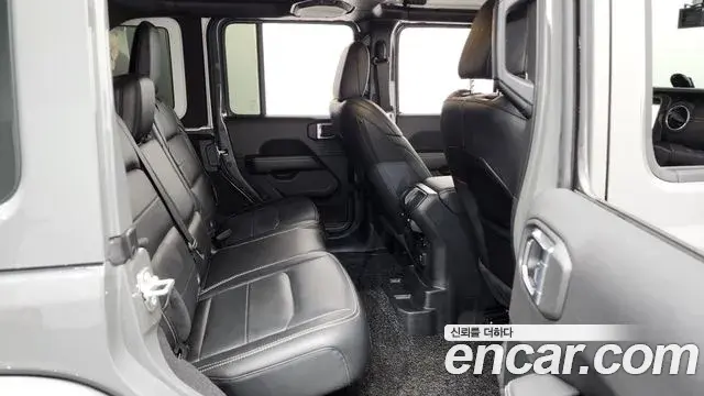 Jeep Wrangler 2020 — Photo 17/20