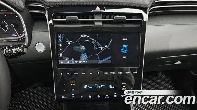 Hyundai Tucson Hybrid 2022 — Photo 15/21