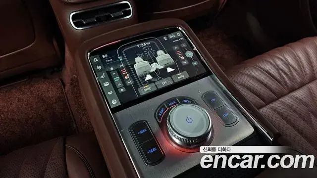 Genesis G90 2022 — Photo 16/20