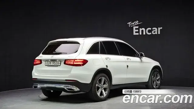 Mercedes-Benz GLC-Class 2018 — Şəkil 8/20