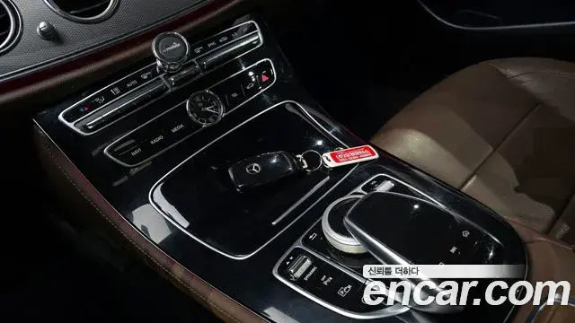 Mercedes-Benz E-Class 2018 — ფოტო 3/20