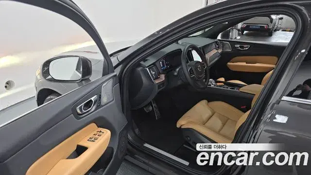 Volvo XC60 2024 — ფოტო 12/20