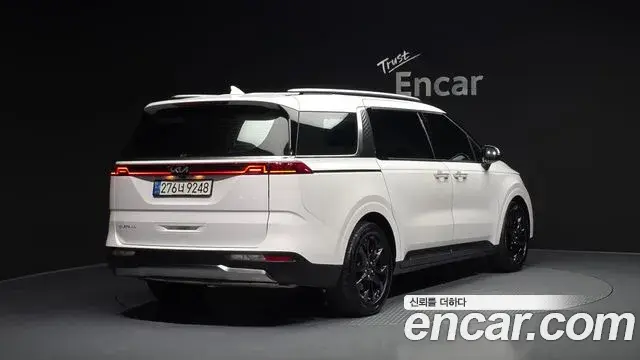 Kia Carnival 2022 — Photo 2/20