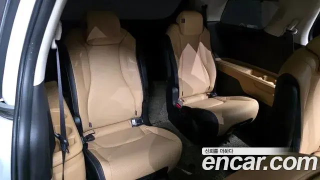 Kia Carnival 2022 — Photo 12/20