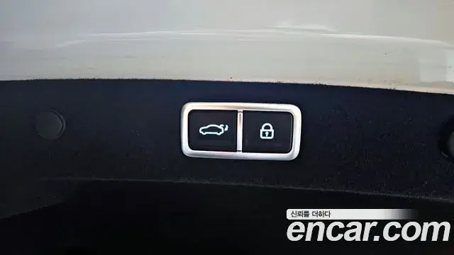Hyundai Grandeur Hybrid 2023 — Photo 4/20