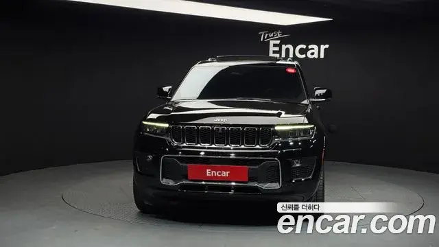 Jeep Grand Cherokee 2022 — ფოტო 18/32