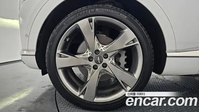 Genesis GV80 2020 — ფოტო 31/42