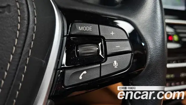 BMW 5 Series 2018 — Photo 9/34