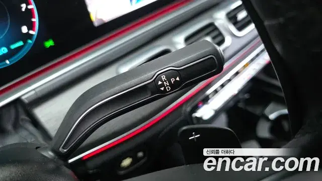 Mercedes-Benz GLE-Class 2022 — Photo 27/35