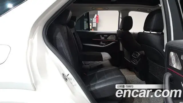Mercedes-Benz GLE-Class 2022 — Photo 3/35