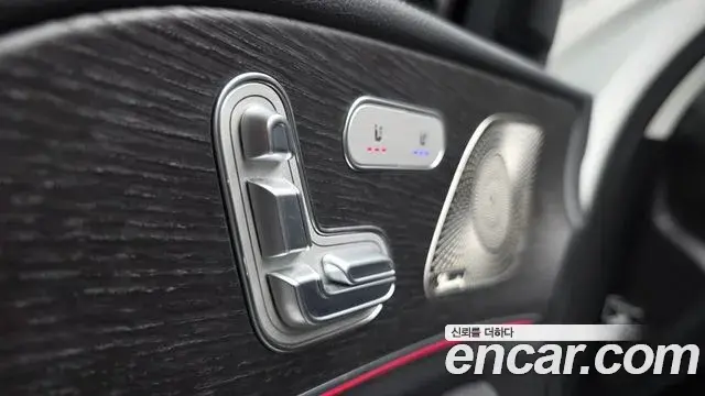 Mercedes-Benz GLE-Class 2022 — Photo 19/35