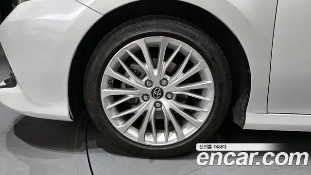 Toyota Camry 2018 — Photo 18/20