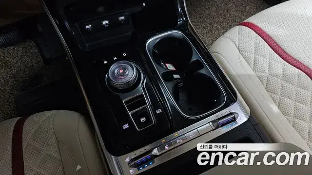 Kia Carnival 2022 — Photo 10/33