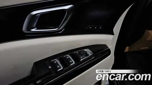 Kia Carnival 2022 — Photo 28/33